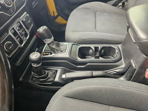 Used 2020 Jeep Wrangler Unlimited Sport S AWD/4WD image 32