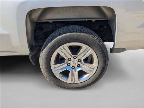 Used 2018 Chevrolet Silverado 1500 Custom w/ Custom Value Package image 4