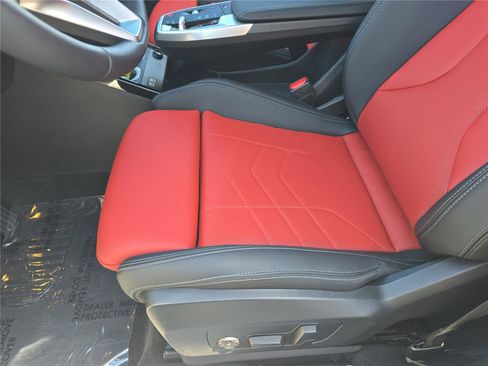 Used 2025 BMW X2 xDrive28i AWD/4WD image 17
