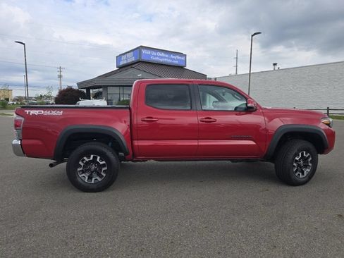 Used 2023 Toyota Tacoma TRD Off-Road AWD/4WD image 17
