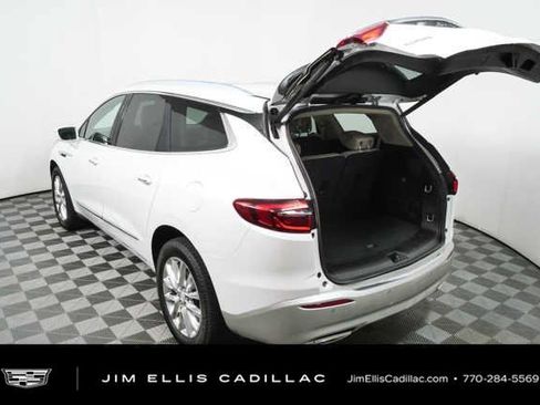 Used 2018 Buick Enclave Premium w/ Experience Buick Package FWD image 27