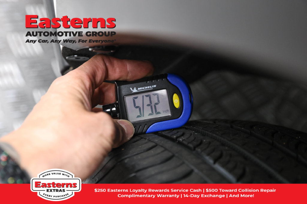 Used 2023 Toyota RAV4 LE AWD/4WD image 28