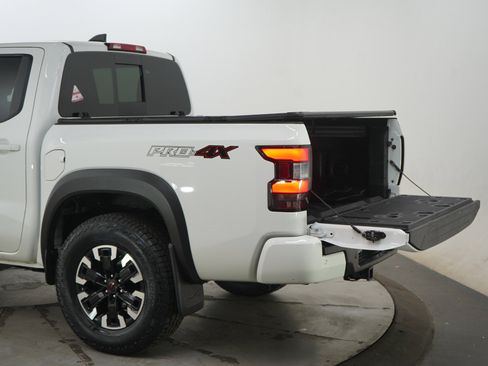 Used 2024 Nissan Frontier PRO-4X w/ Pro Convenience Package AWD/4WD image 9