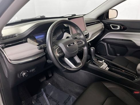 Used 2022 Jeep Compass Limited w/ Sun and Sound Group AWD/4WD image 9