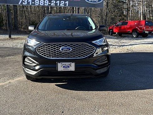 Used 2023 Ford Edge SE image 2