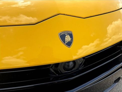Used 2023 Lamborghini Urus Performante AWD/4WD image 31