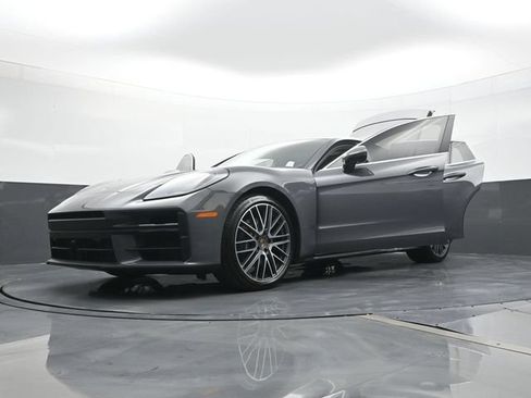 Certified 2025 Porsche Panamera 4 AWD/4WD image 31