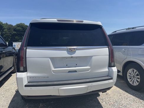 Used 2016 Cadillac Escalade Premium AWD/4WD image 15