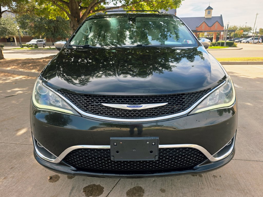 Used 2020 Chrysler Pacifica Limited FWD image 25