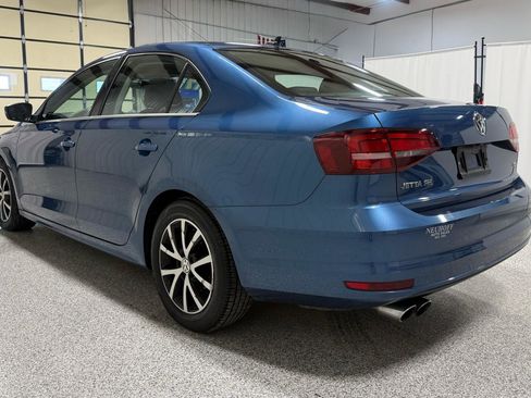 Used 2017 Volkswagen Jetta SE image 6