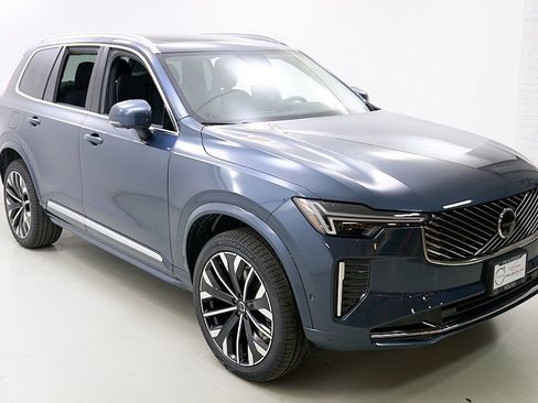 New 2026 Volvo XC90 B6 Plus w/ Protection Package AWD/4WD image 4
