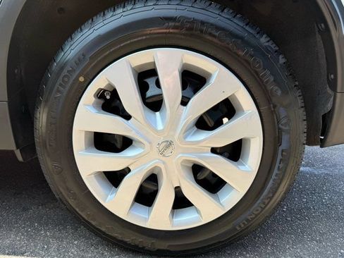Used 2016 Nissan Rogue S AWD/4WD image 28