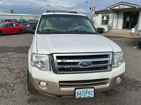 Used 2013 Ford Expedition XLT image 1