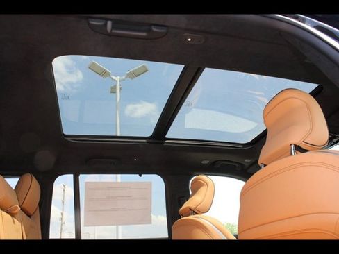 Used 2022 Jeep Grand Cherokee Summit image 11