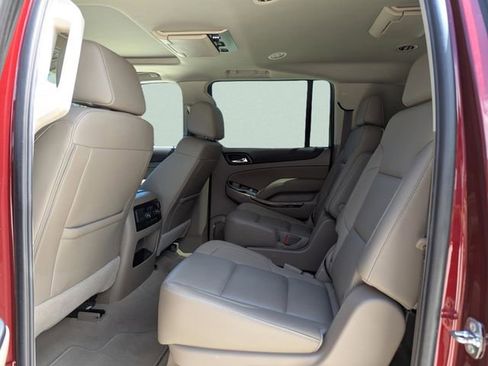Used 2019 GMC Yukon XL SLT w/ Premium Edition RWD image 19
