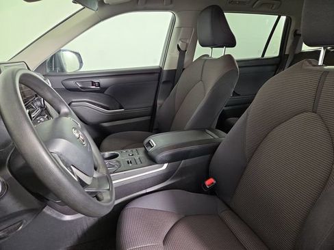 Used 2023 Toyota Highlander L AWD/4WD image 13