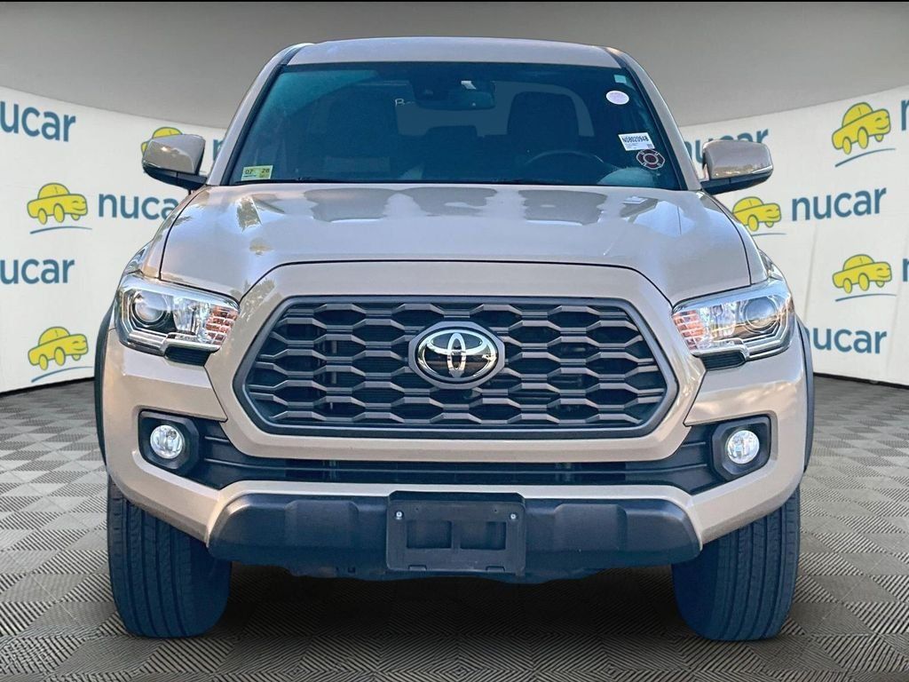 Used 2020 Toyota Tacoma TRD Off-Road w/ Technology Package AWD/4WD image 2