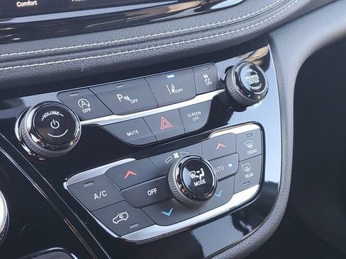 New 2026 Chrysler Pacifica Select image 20