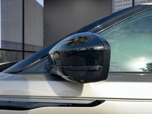 New 2026 Land Rover Range Rover Velar S image 12