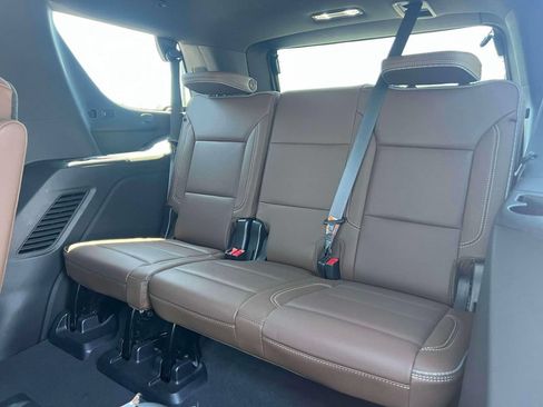 Used 2023 Chevrolet Tahoe High Country AWD/4WD image 15