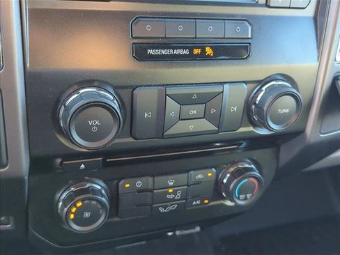 Used 2016 Ford F150 XLT AWD/4WD image 21
