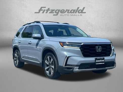 Used 2023 Honda Pilot Elite image 1