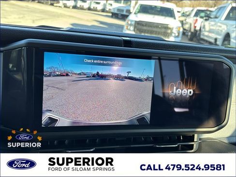 Used 2025 Jeep Gladiator Nighthawk image 29