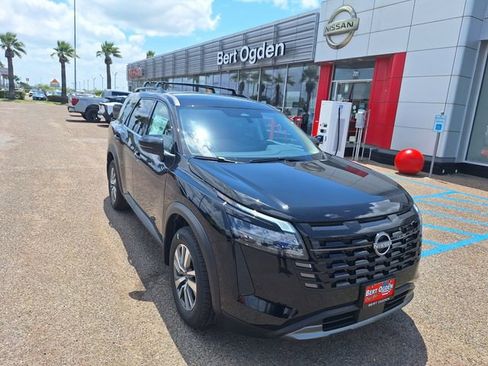 New 2026 Nissan Pathfinder SL FWD image 1