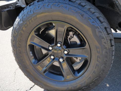 Used 2021 Jeep Wrangler Unlimited Sahara AWD/4WD image 15