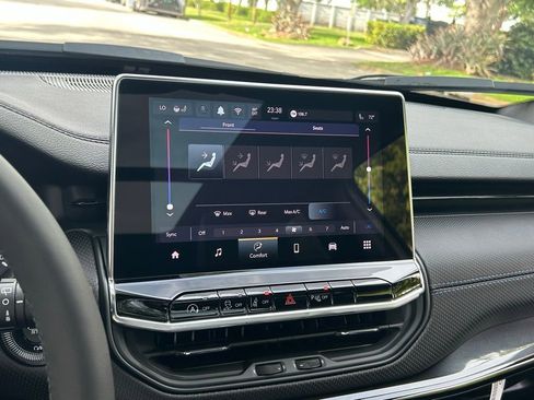 New 2025 Jeep Compass Limited w/ Sun & Sound Group image 45