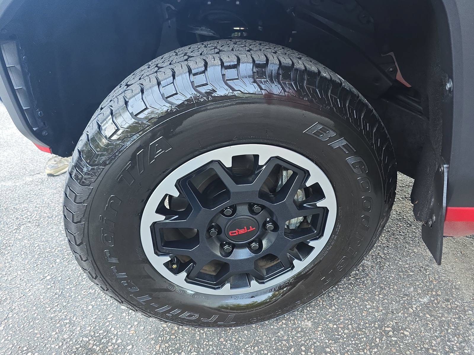 Used 2024 Toyota Tacoma TRD Off-Road AWD/4WD image 34
