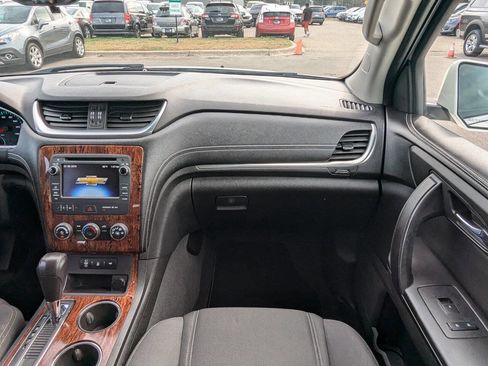 Used 2013 Chevrolet Traverse LT image 20
