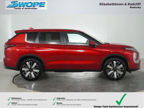 Used 2025 Mitsubishi Outlander SE FWD image 2