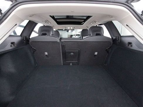 Certified 2025 Volvo XC60 B5 Plus w/ Climate Package AWD/4WD image 31
