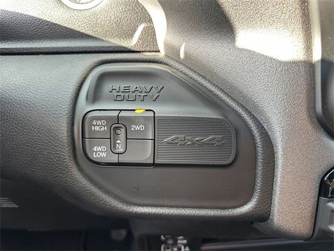 Used 2024 RAM 2500 Tradesman w/ Chrome Appearance Group image 19