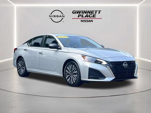 Certified 2024 Nissan Altima 2.5 SV FWD image 27