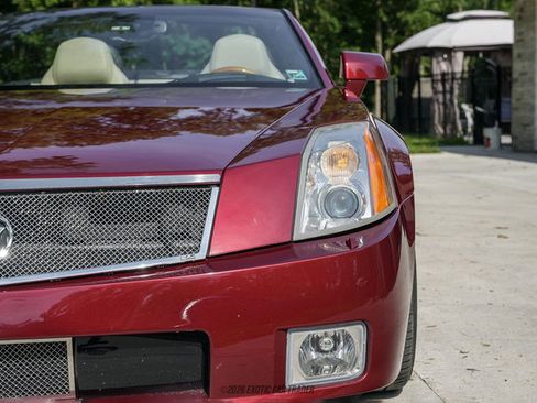 Used 2006 Cadillac XLR RWD image 87
