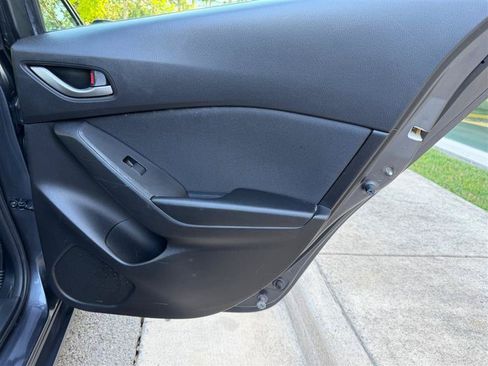 Used 2015 MAZDA MAZDA3 i Touring FWD image 42