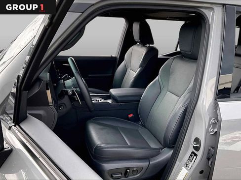 Certified 2025 Lexus GX 550 w/ Cold Area Package AWD/4WD image 7