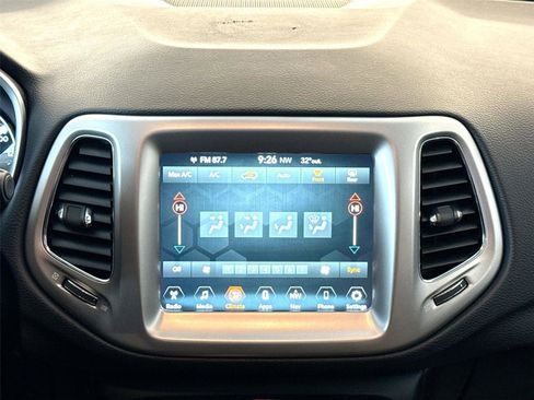 Used 2018 Jeep Compass Latitude w/ Popular Equipment Group image 12