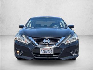 Used 2017 Nissan Altima 2.5 SV FWD video 2