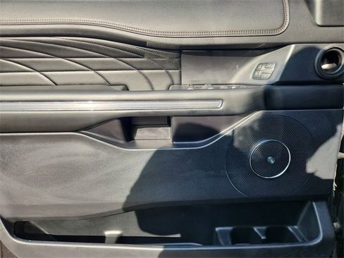 Used 2019 Ford Expedition Platinum image 23