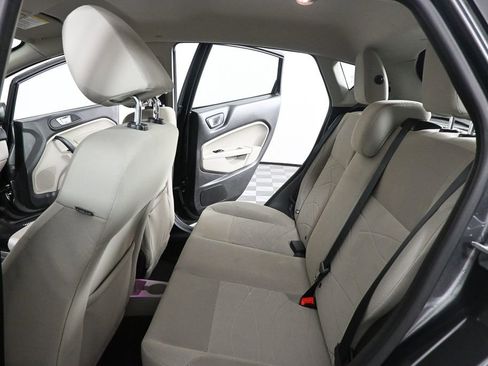 Used 2015 Ford Fiesta SE image 18