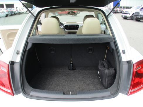 Used 2016 Volkswagen Beetle 1.8T SE FWD image 12