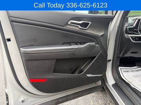 Used 2023 Kia Sportage X-Line w/ X-Line Premium Package AWD/4WD image 12