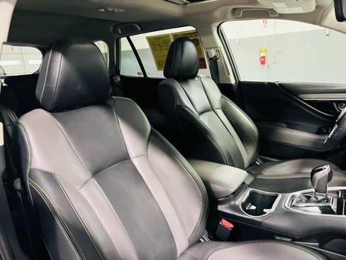 Used 2025 Subaru Outback Onyx Edition AWD/4WD image 35
