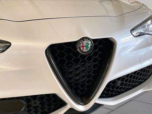 Used 2017 Alfa Romeo Giulia Ti w/ TI 19" Sport Package AWD/4WD image 30