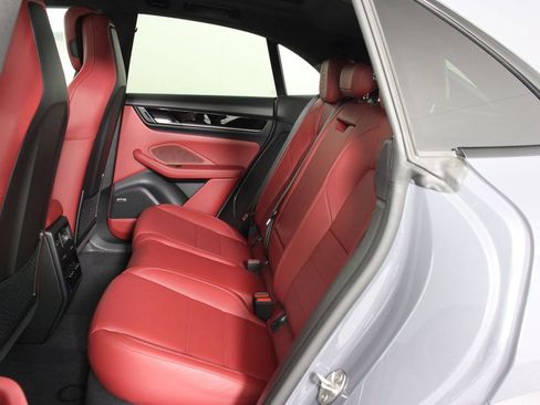 New 2026 Porsche Macan 4 Electric AWD/4WD image 17
