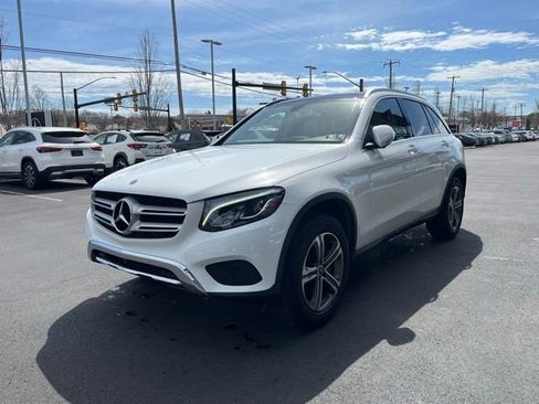 Used 2019 Mercedes-Benz GLC 300 4MATIC image 3