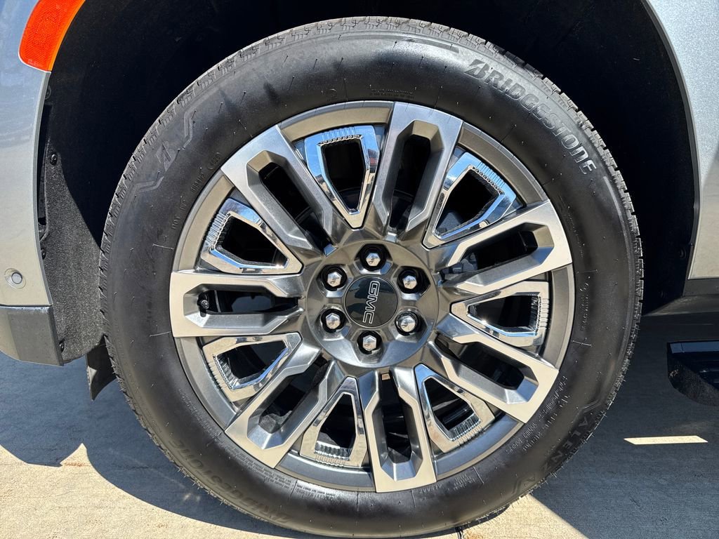 Certified 2024 GMC Yukon Denali Ultimate AWD/4WD image 11